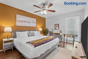 Intimate 2BD TCU Walkable - Image 3