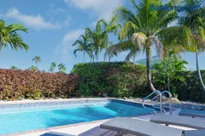 Private Villa with Pool and Sauna - Image 5