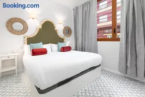 The Little Village Apartments - Image 3