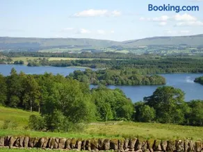 The Mews - a cottage with a spectacular lake view - Image 1