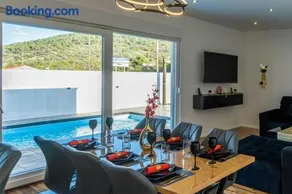 Luxury Villa Impossible - Image 3