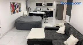 VILLA AVEC PISCINE love ROOM - Image 4
