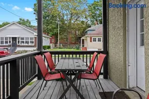 Stylish Home in Historic District Near Riverwalk - Image 5