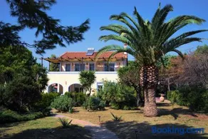 Year-Round Beachfront Bliss at Memi Beach, Koroni - Image 1