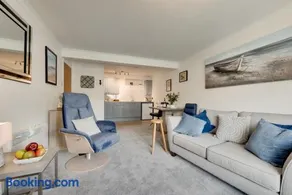 1 Bed in West Looe oc-1west - Image 4