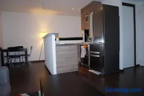 F1 de 36m2 avec terrasse et parking privatif. - Image 2
