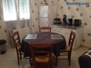 Charmant Gîte à Étain, Tout Inclus, Proche Verdun avec Terrasse et Parking - Image 2