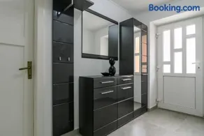 House Niko - Image 4