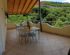 Guest Home Elena - Image 3