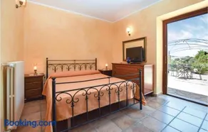 Gorgeous Home In Nicosia With Wifi - Image 4