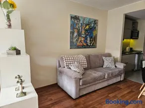 629 Serrano - Image 4