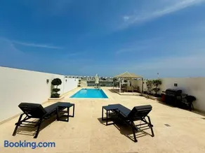Lux 4 with Assistance room with Pool and Sea View - Image 1