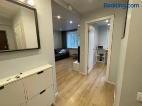 Modern 1BR Haven near Two Parks - Image 2