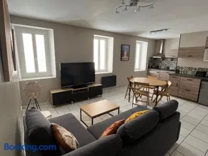 bel appartement 2 chambres au coeur du village - Image 2