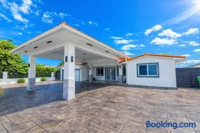 Lake House Oasis heated pool and amazing views! - Image 4