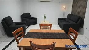 Affordable & cosy, close to train station, CBD & Airport - Image 1