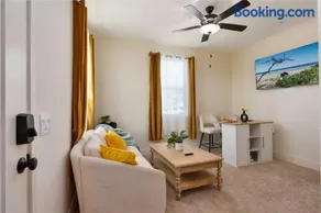 Bakersfield 1BR - Private Entrance, Workspace & AC - Image 3