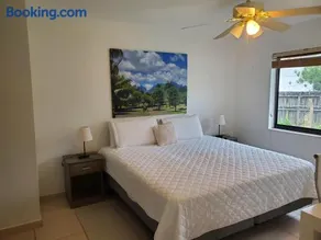 Cozy family home in quiet area, nice garden views. - Image 2