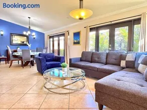 Tropical Oasis home w Community Pool great area - Image 2
