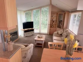 Cedar Retreat Southview - Sleeps 6 Wifi & Garden - Image 2