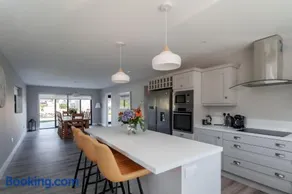 Large detached home in the heart of Sneem to sleep 14 people - Image 3