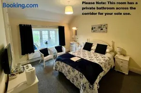 Dunscar Farm Bed & Breakfast - Image 2