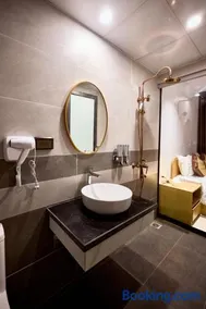 Trung Khanh Hotel - Image 4