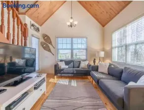 Instant Suites Luxury 3 BR Cabin with Breathtaking Views - Image 1