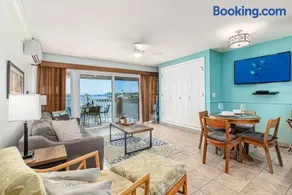 Ocean Echoes: Kona’s Oceanfront Family Oasis - Image 3