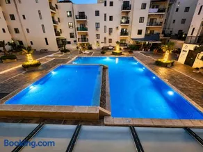 St Paul's Court Apartment - Image 1