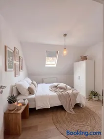 Groß & Modern - Dein Zuhause im Herzen Düsseldorfs - Image 1