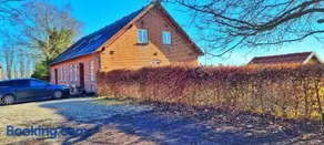 Quiet and cozy apartment close to nature in villa. - Image 1