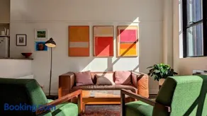 Masons Clubhouse Apartment - Paris End, Melbourne CBD - Image 1