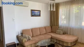 Bellevue Beachfront Paradise - Image 2