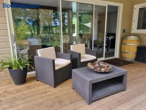 Chalet 18 tout confort pour un séjour dans domaine avec Piscine et en bordure Lac avec plage artificielle - Image 3