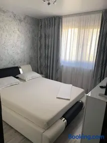 ELEGANT & SILVER LUXURY Apartament - Image 2