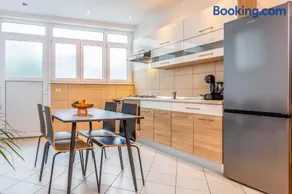 Beachfront apartment - Image 3