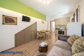 Orchid Garden Apartment - Image 2
