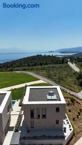 The Quiet Pearl Villa, Agios Nikolaos by Halkidiki Villas - Image 3