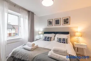Prime location 3 bed House - Image 2