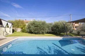 Captain Villa 2 km to the beach - Image 3