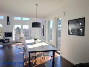 Topnotch House In The Most Fashionable Surrounding - Image 3