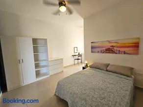 Bright & Spacious Village Apartment - Image 3