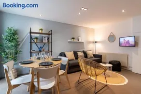 Tourcoing equipped apartment with terrace - Image 1