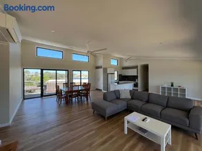 Moore Memories Beach House - Image 1