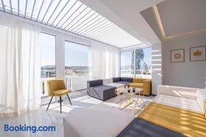 Spectacular Rooftop Loft Ell Fil - Image 2
