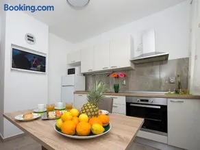 Apartment Bal - Image 1
