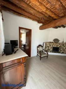 Aloni Farmhouse - Image 1