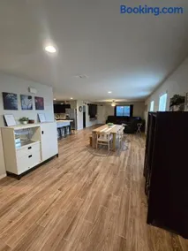 Peaceful Retreat Outside the City 3BED 2BATH - Image 1