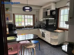 The Eira - Spacious home with lush garden - Image 5